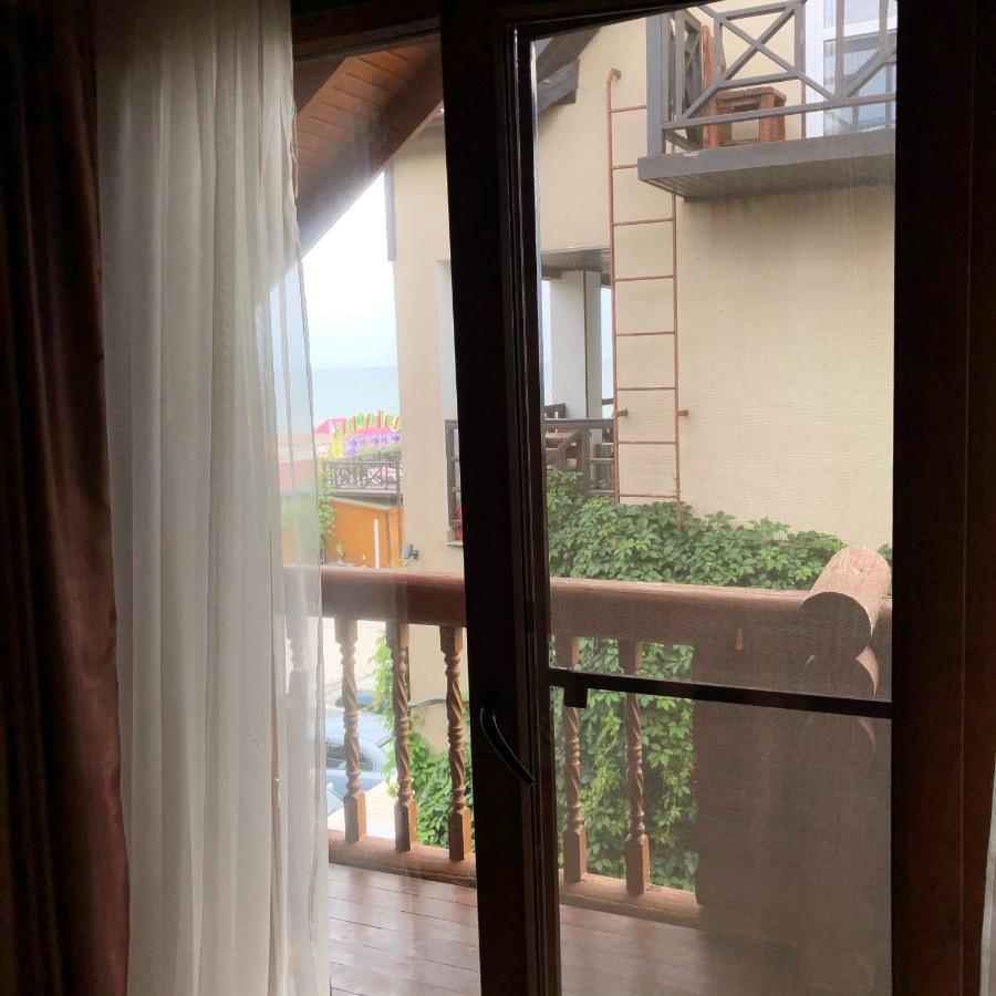 Веселий Кут Hotel Zaliznyi Port Luaran gambar