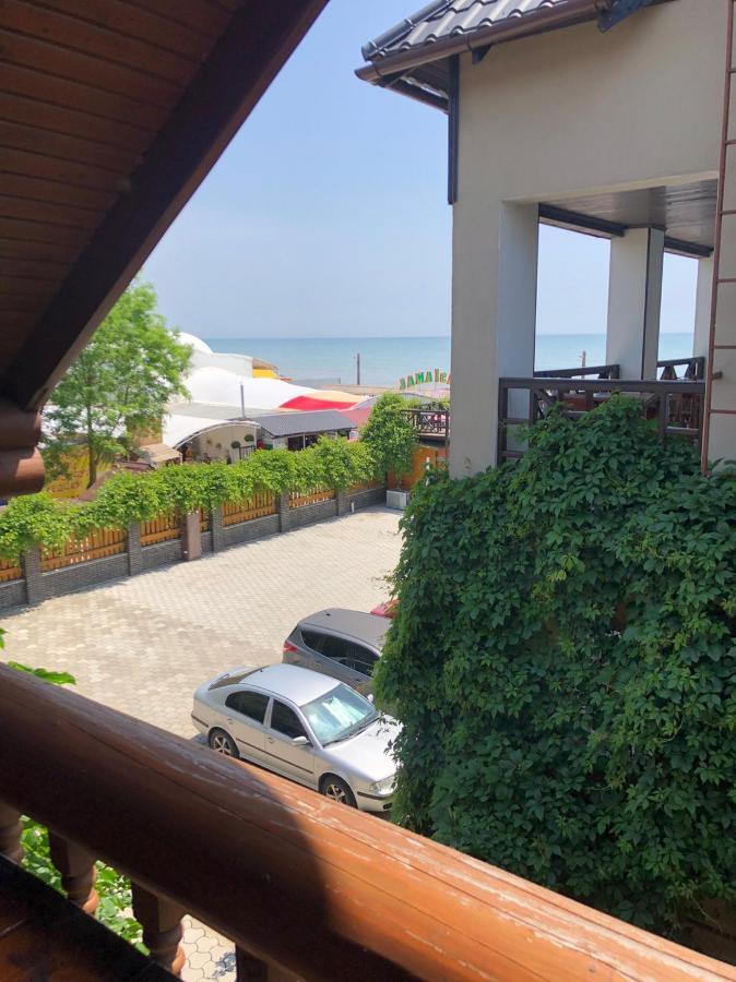 Веселий Кут Hotel Zaliznyi Port Luaran gambar
