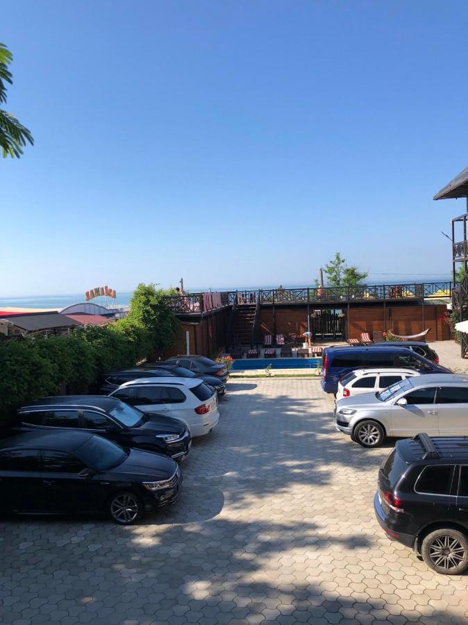Веселий Кут Hotel Zaliznyi Port Luaran gambar