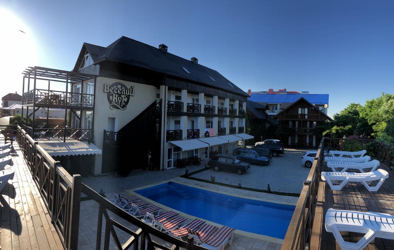 Веселий Кут Hotel Zaliznyi Port Luaran gambar