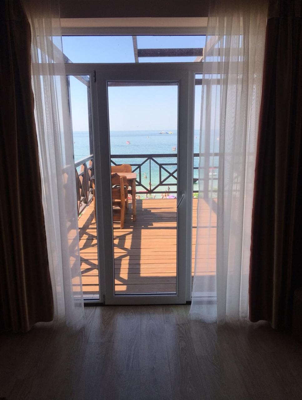 Веселий Кут Hotel Zaliznyi Port Luaran gambar