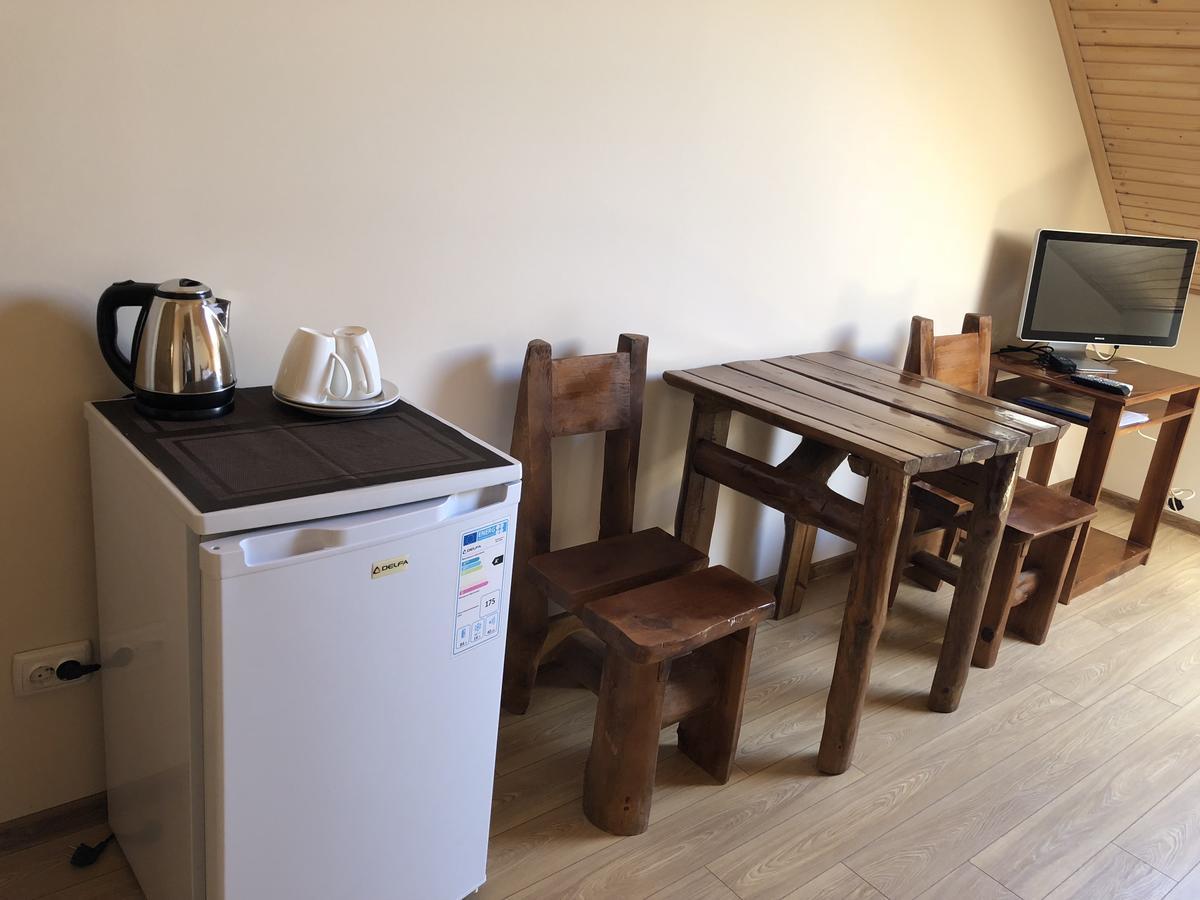 Веселий Кут Hotel Zaliznyi Port Luaran gambar