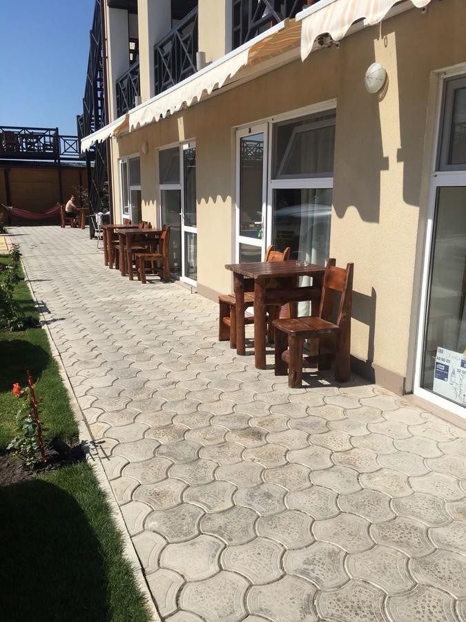 Веселий Кут Hotel Zaliznyi Port Luaran gambar