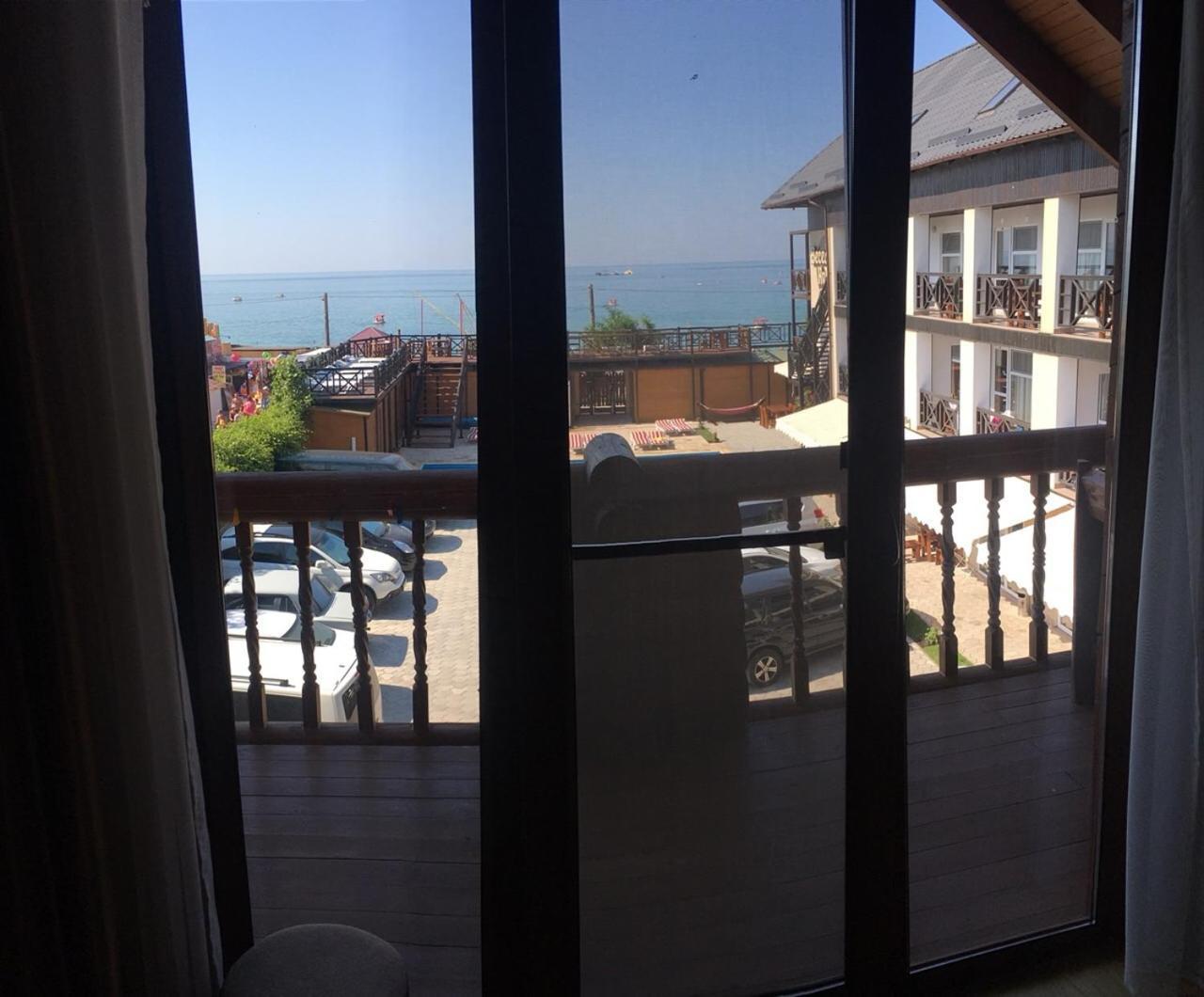 Веселий Кут Hotel Zaliznyi Port Luaran gambar
